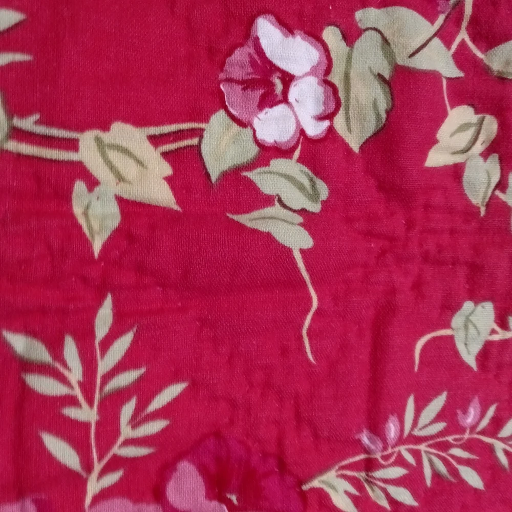 Pottery Barn Floral Red/Ivory Reversible Quilted Standard Pillow Shams *PAIR*